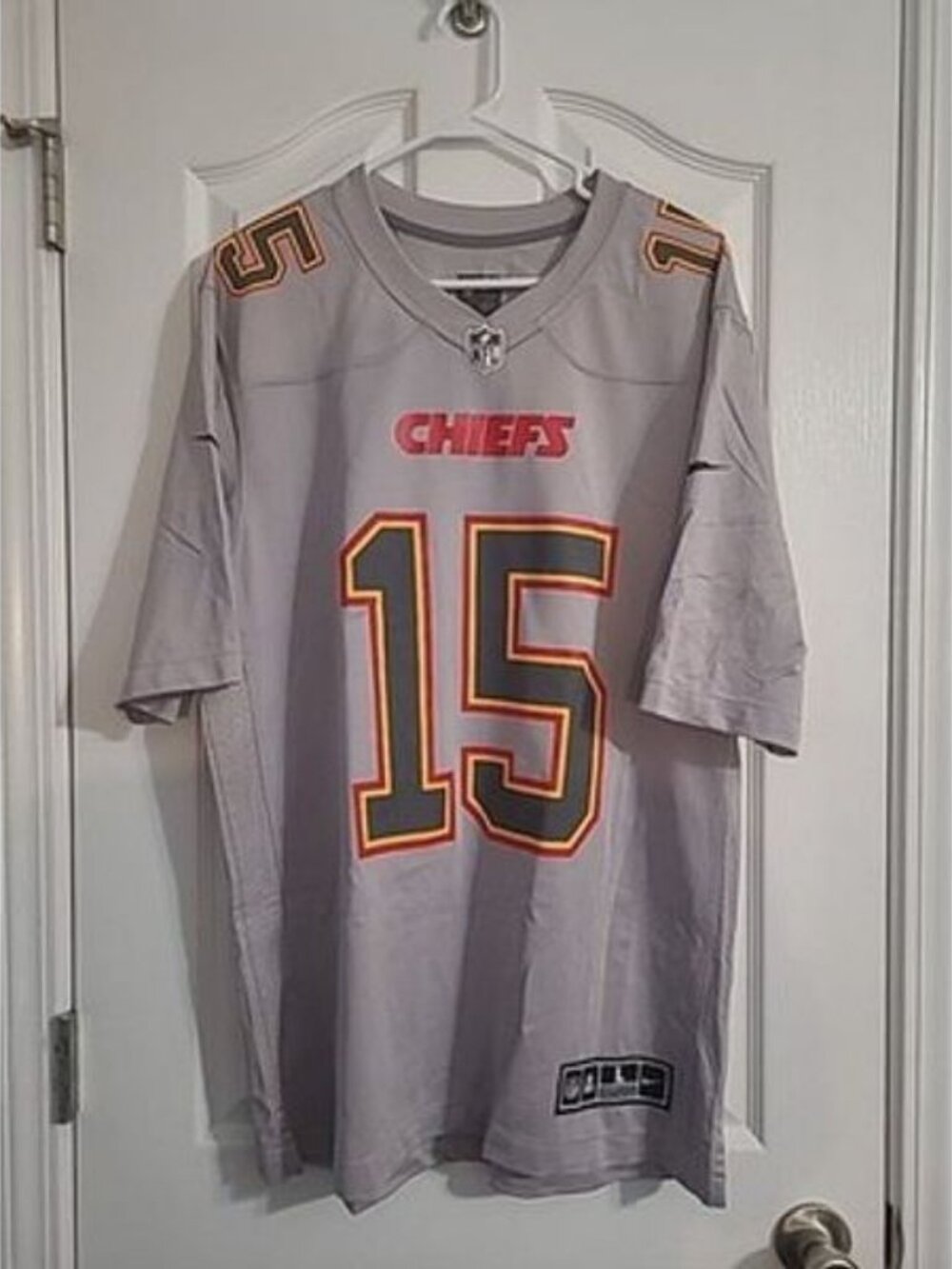 Nike Kansas City Chiefs Mens Size Lrg Patrick Mahomes #15 Super Bowl LVII Jersey